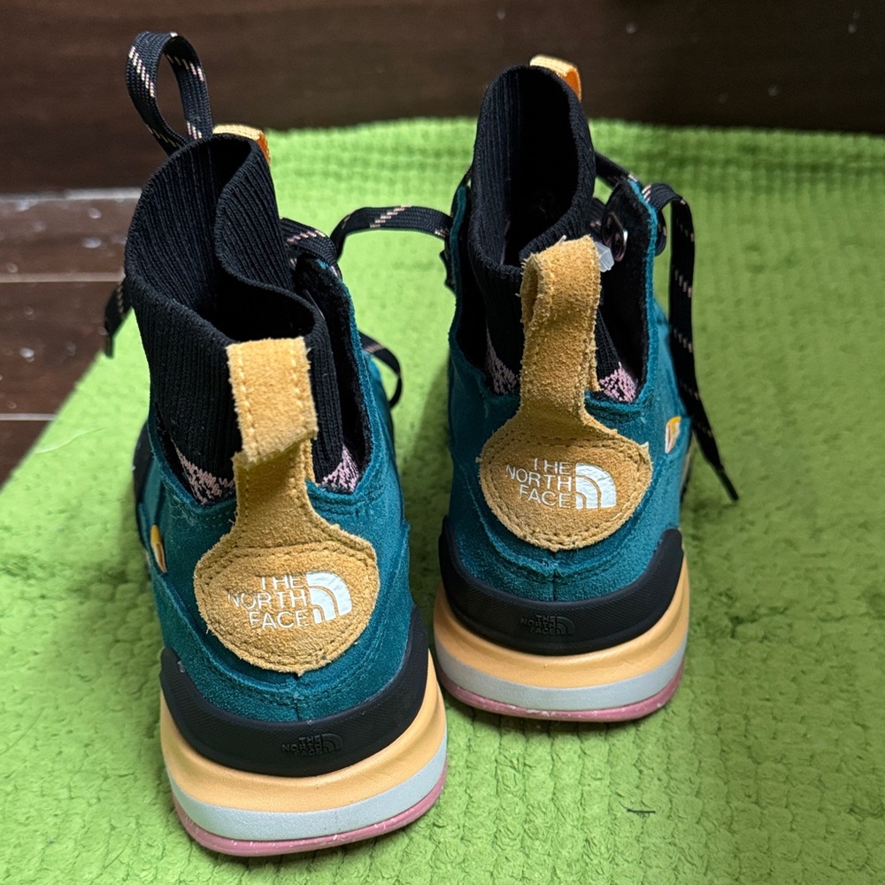 The North Face Teal and Black Outdoor Boots - Picture 3 of 8